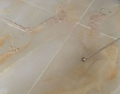花垣瓷砖空鼓维修公司分享粘合剂选择不当在瓷砖铺贴过程中可能导致以下问题